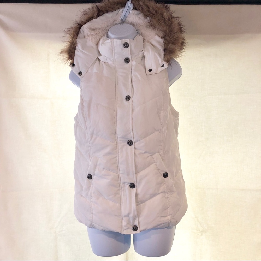 GREEN TEA faux fur, white, size M,  hooded vest